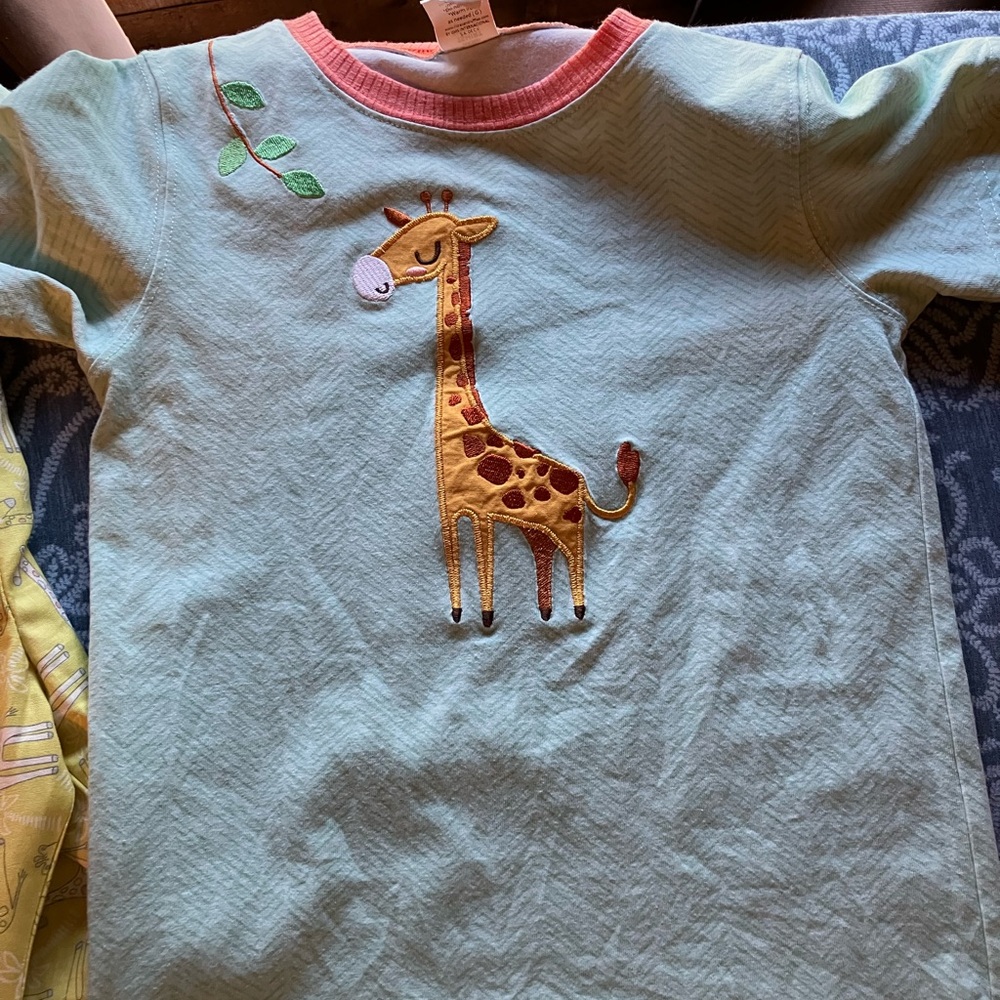 Boys RIcRac & Ruffle size 6 shortsleeved shirt